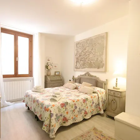 Violetta Maison *