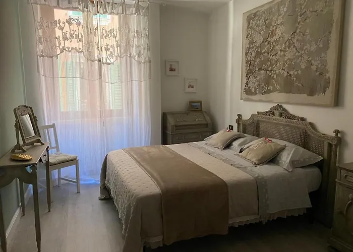 Violetta Maison *
