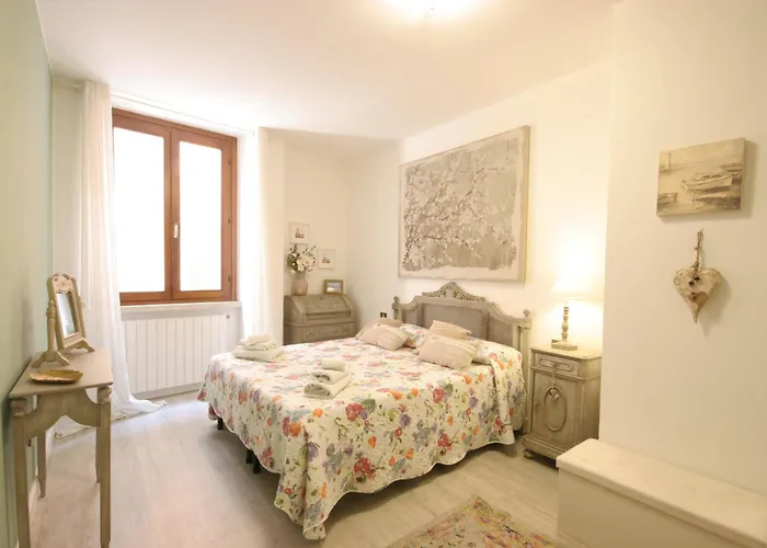 Violetta Maison *