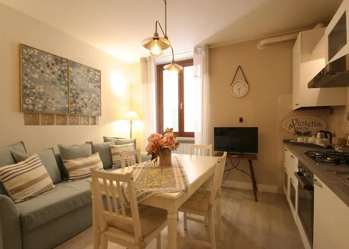 Violetta Maison *